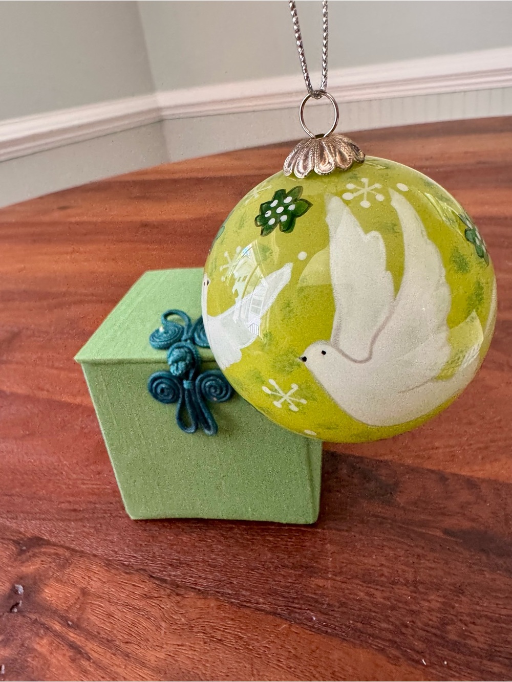 Li Bien Pier 1 reverse painted peace dove glass Christmas ornament Green NIB
